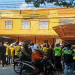 Ratusan Massa Simpatisan H.Sarim Mendatangi Kantor DPD Partai GOLKAR Kabupaten Bekasi