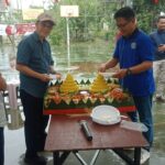 Pemotongan Tumpeng Sebagai Ucapan Syukur Atas Selesainya Rehabilitasi Kabel Udara Menjadi Kabel Tanah Dilingkungan Perumahan Gading Serpong Sektor 7A/B RW 003