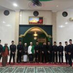 Personel Batalyon D Pelopor Laksanakan Sholat Tarawih Keliling di Masjid Al Hasanah Cikarang Pusat