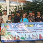Brimob Batalyon D Pelopor Bagikan 15 Ribu Takjil Bersama Forum Umat Beragama Kabupaten Bekasi di Cikarang