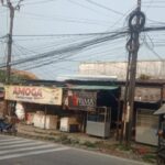 Warga Pasar Batu Bantar Pandeglang Resah Dengan Kabel Udara Yang Berantakan Diatas Rumah